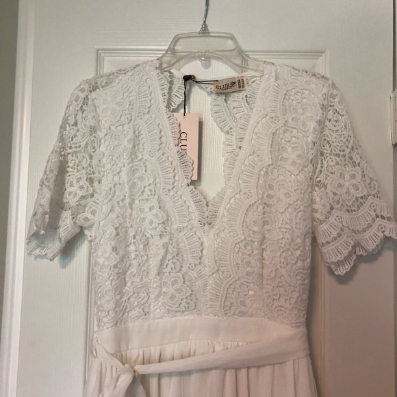 White backless formal dress - Picture 5 of 6